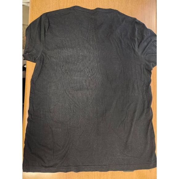 💕PINK Large Wisconsin black v neck t-shirt with red W on the front and PINK on - Picture 4 of 5